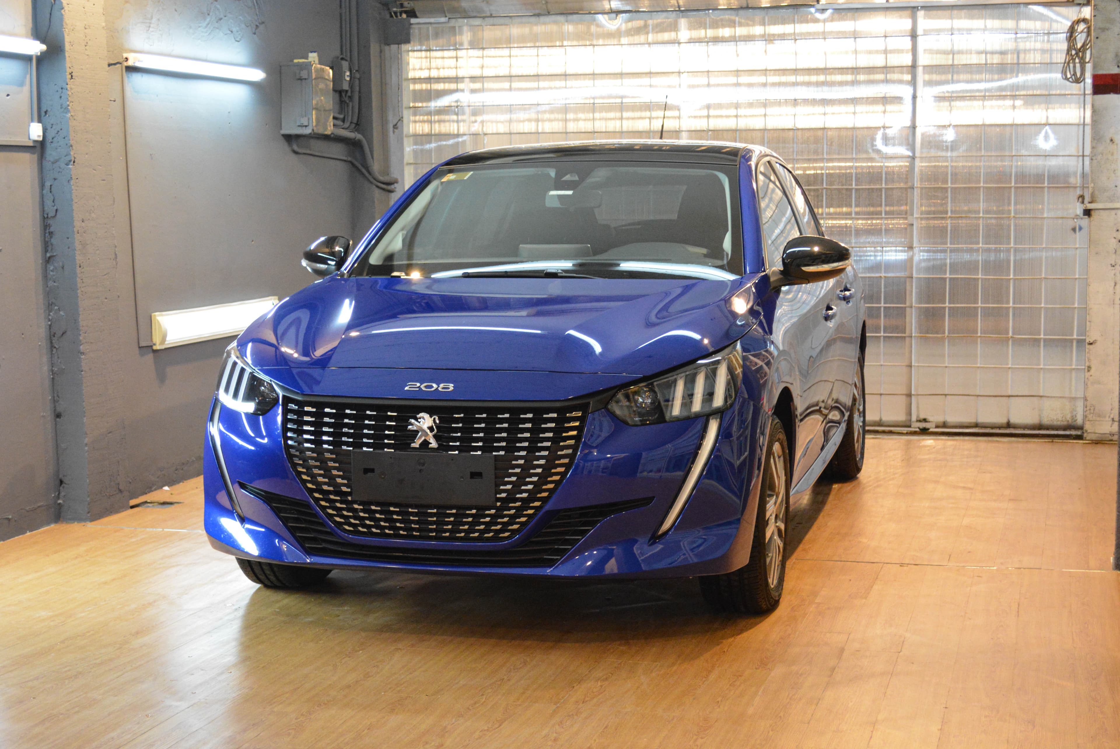 Peugeot 208 - Imagen 1